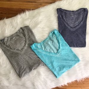 BASIC VNECK TEES